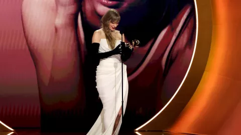 ¡Hace historia! Taylor Swift gana su Grammy número 13