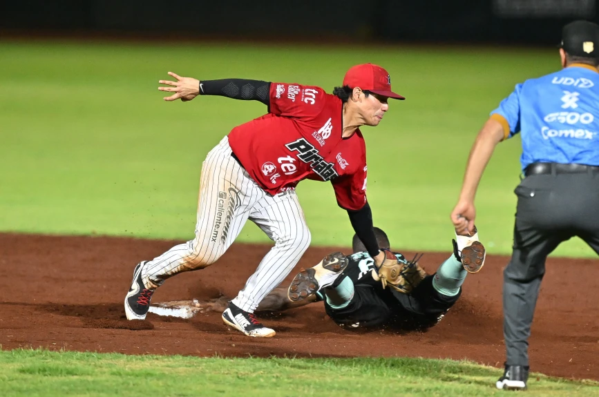 Diablos Rojos del México vencen 5-4 a Piratas de Campeche juego 4