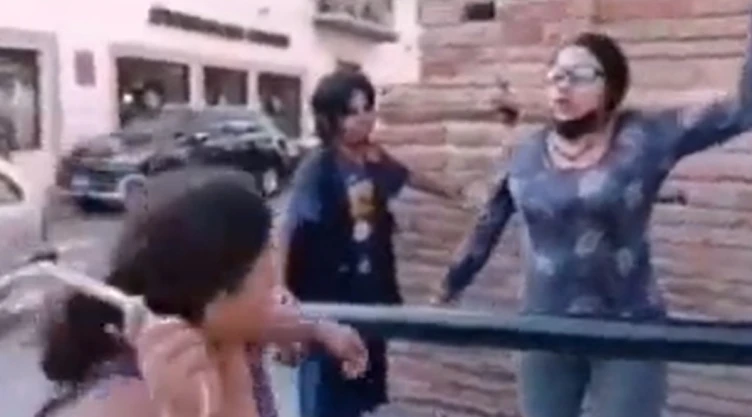 feministas latigazos Bolivia iglesia .jpg