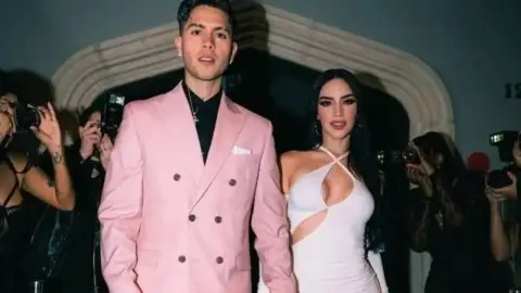 Juan de Dios Pantoja y Kimberly Loaiza