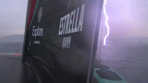 rayo-cae-cerca-velero-copa-américa-regatas-suspendidas-barcelona-video-cuerpo-copa-america