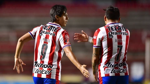 Chivas rescata el empate ante Quer&eacute;taro con goles de Ponce y Mac&iacute;as