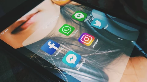 Usuarios en redes sociales reportan caída de WhatsApp, Instagram y Facebook