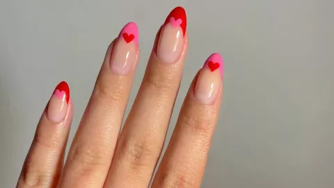 uñas rojo con rosa abril 2026
