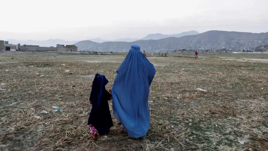 talibanes mujeres afganistan cara