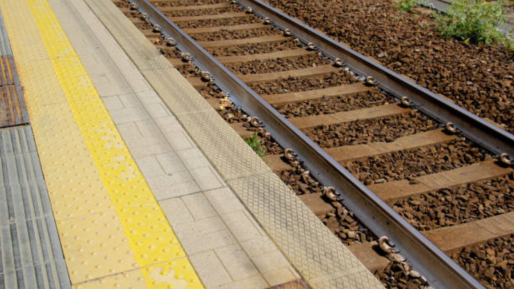 Conductor choca contra el tren en San Juan de la Vega, Celaya, Guanajuato.png