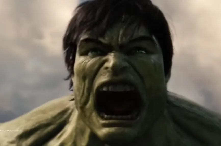 Edward Norton Hulk TV Azteca_27.jpg