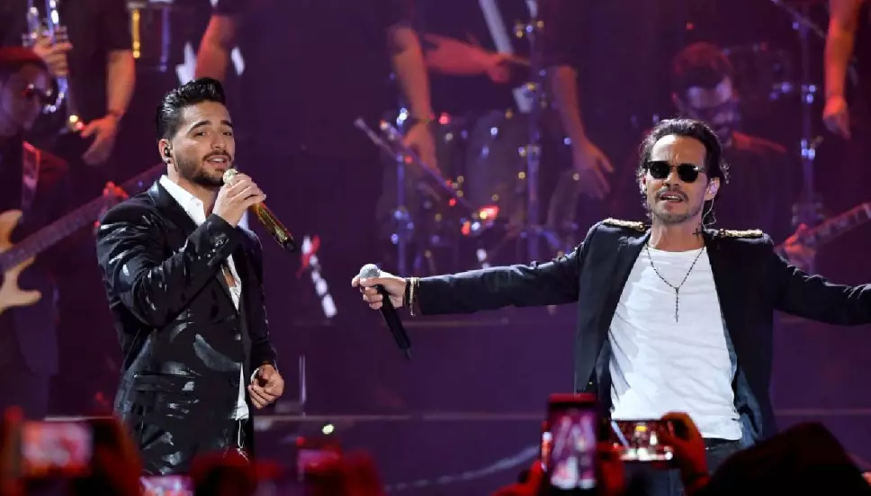 Maluma y Marc Anthony sorprendieron a sus fans con su nuevo lanzamiento “La Fórmula”.