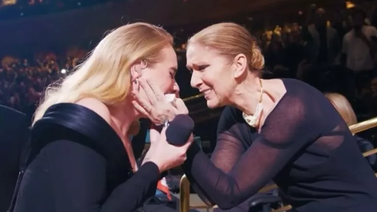 Adele rompe en llanto al ver que Céline Dion está en su concierto.