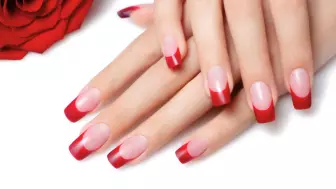 39 ideas de uñas rojas para Navidad