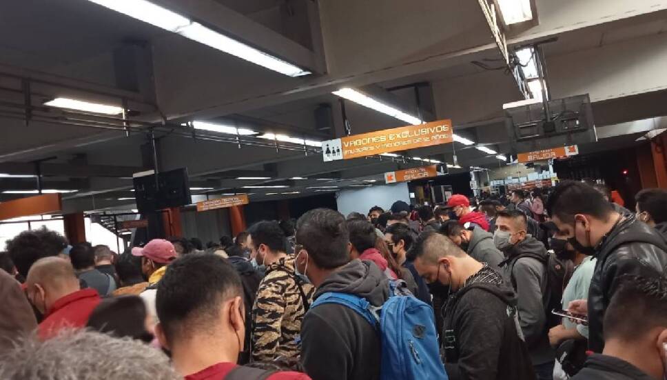 Un vagón se descarriló en la zona de talleres de la estación El Rosario.