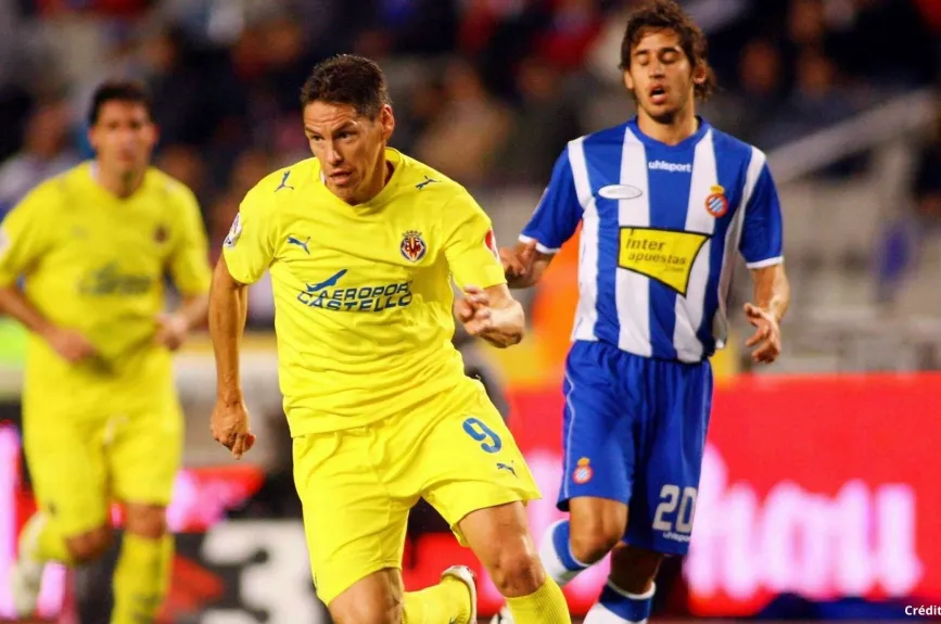 5 futbolistas mexicanos en España delanteros.jpg