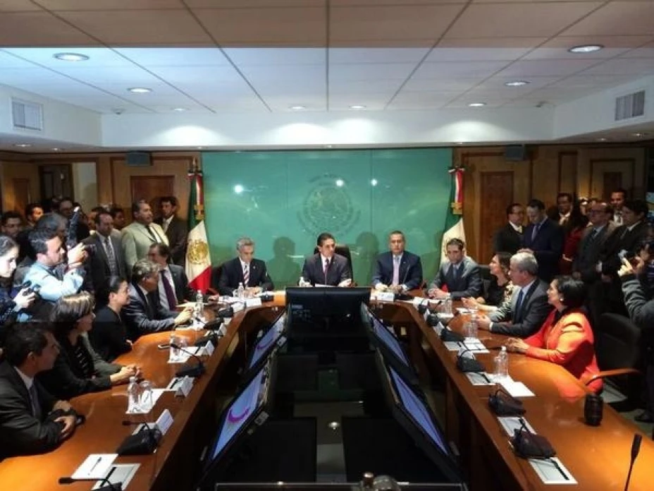 Miguel Ángel Mancera se reunió con diputados para solicitar el aumento al salario mínimo de la capital