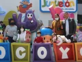 Pocoyo y sus amigos en el gran contenedor del #JuguetónAzteca