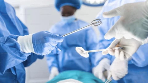 Niña de 14 años muere tras cirugía estética en Durango; el padre no dio su consentimiento