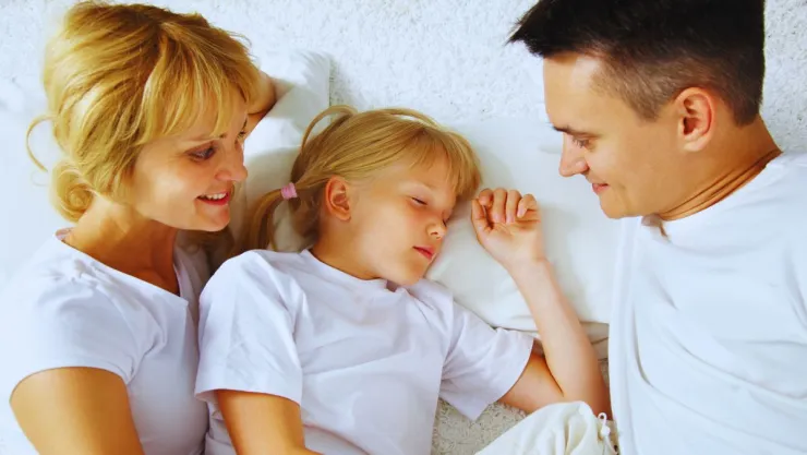 Cuál es la habilidad que desarrollan los niños que duermen con sus padres, según la psicología