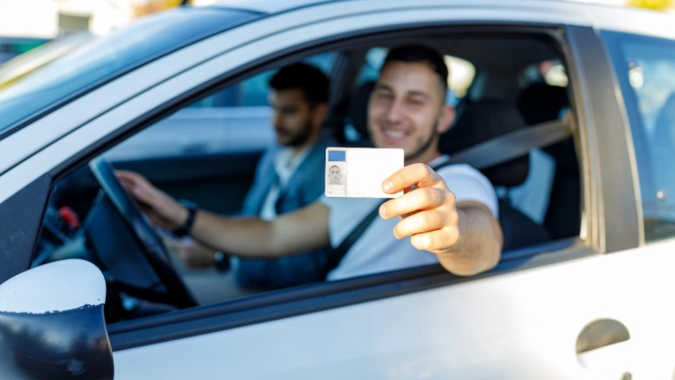 Edad máxima para sacar la licencia de manejo