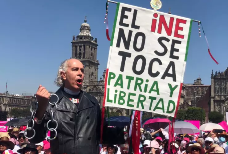 Marcha del INE: Miles de asistentes salieron al Zócalo y a varias calles de México