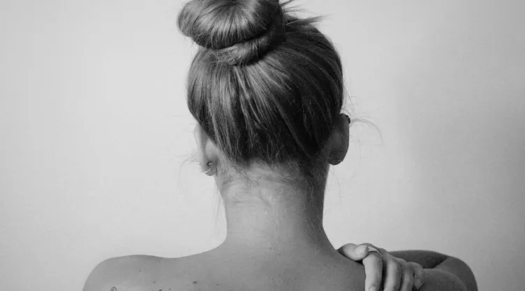 ¿Cómo eliminar las canas y evitar que salgan de nuevo?