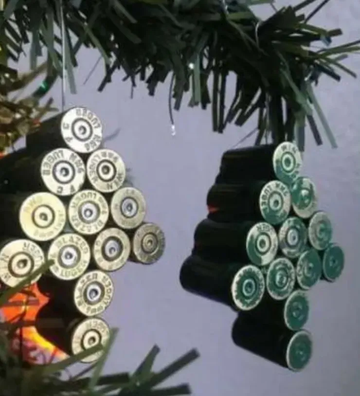 Usa tus pilas gastadas para adornos navideños