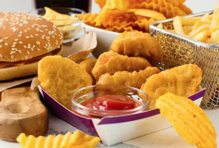 Entrará en vigor la ley General de Salud que prohíbe en México alimentos y bebidas que contengan grasas trans.