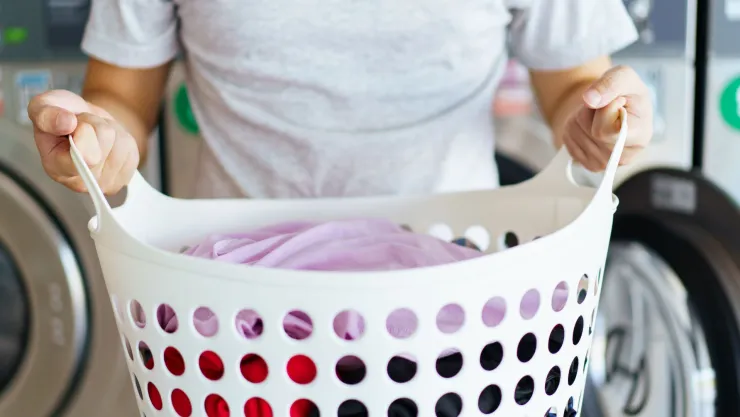 ¿Qué prendas de ropa son las que nunca debes meter en lavadora?