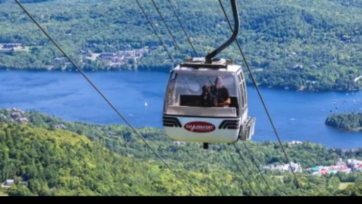 Teleférico se cae de una montaña en Quebec