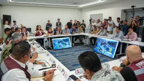 Mara Lezama encabeza sesión del Consejo Estatal de Protección Civil; vigilan evolución del huracán Beryl