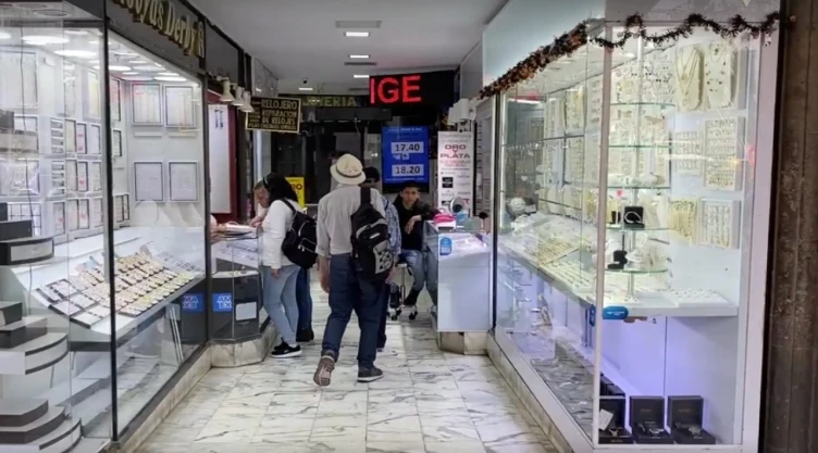 Joyerías vandalizadas en el Centro Histórico de CDMX reabren sin apoyo de autoridades