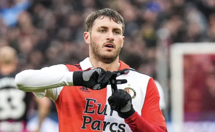 Santiago Giménez, delantero del Feyenoord