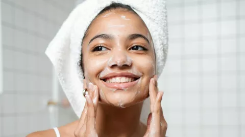 Los pasos de la rutina de noche perfecta para cuidar tu piel