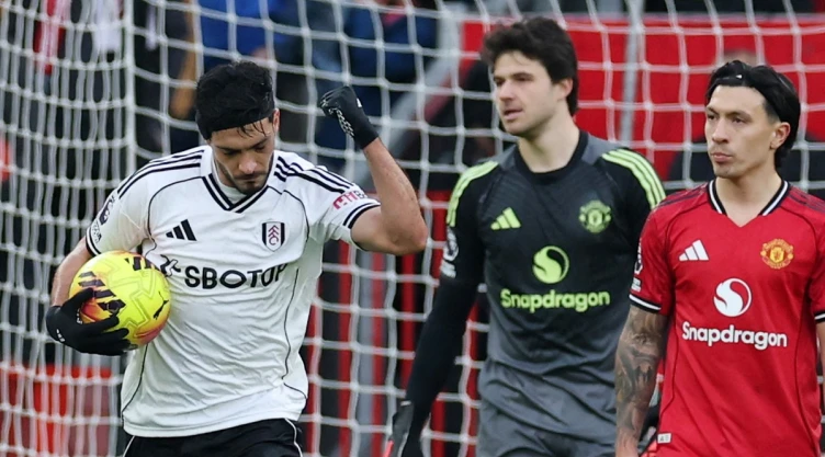 Raúl Jiménez ante Manchester United