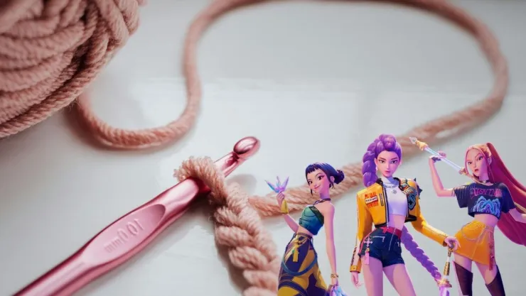 5 ideas de pulseras a crochet de Las Guerreras K-Pop para hacer en casa.jpg