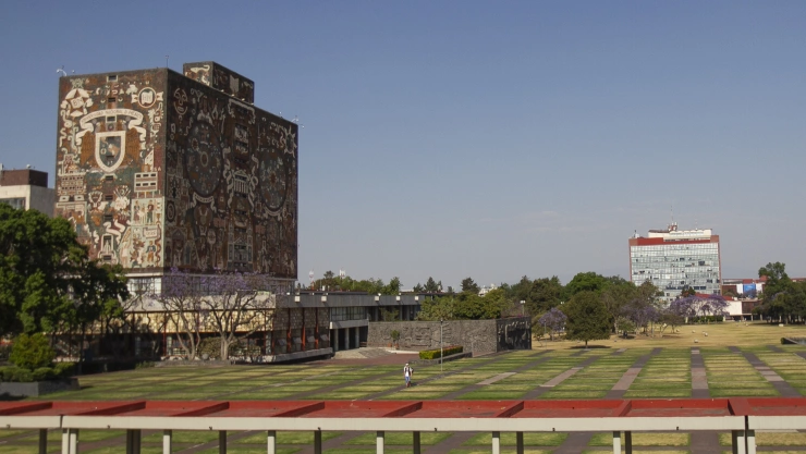 UNAM suspende clases 