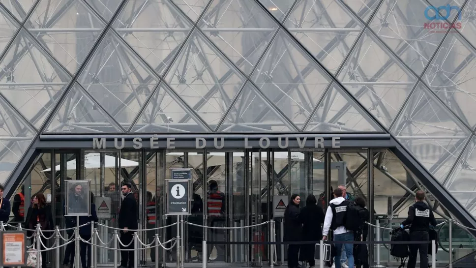 museo_del_louvre_asalto.jpg