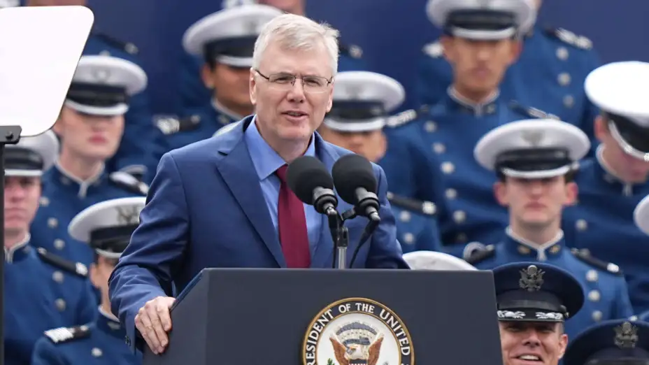 El secretario de la Fuerza Aérea de EU, Troy Meink.