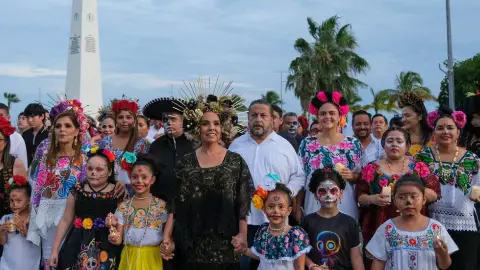 Dan inicio al Janal Pixán 2024 en Chetumal junto con decenas de familia.jpg