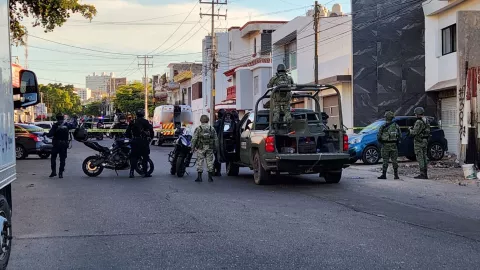 Despojan ambulancia y rematan a herido en Culiacán