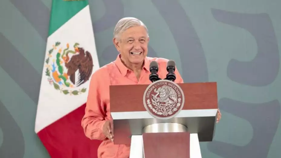 AMLO denuesta acusaciones de plagio de ministra Yasmín Esquivel Mossa