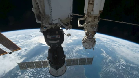 astronautas cosmonautas estacíon espacial