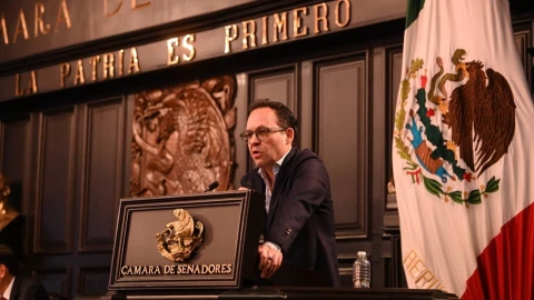 El coordinador de los senadores de MC llamó a Daniel Barreda a contar la versión de su ausencia en la votación de la reforma judicial.