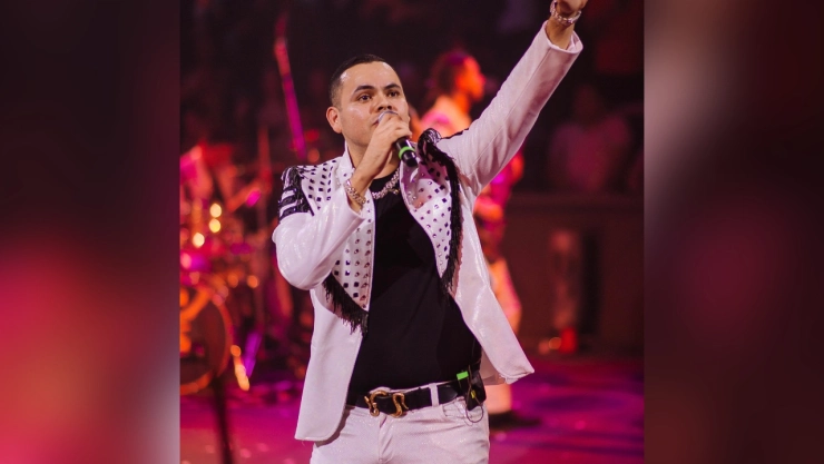 Ernesto Barajas, vocalista de Enigma Norteño.