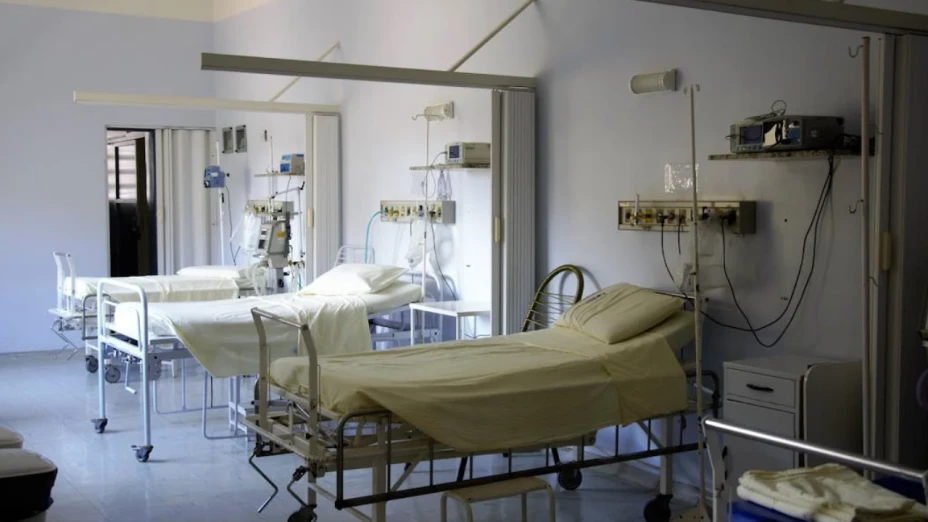 Falta de espacios en hospitales generales de Baja California 