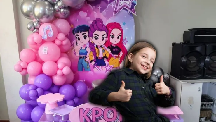 Cómo crear un fondo de cumpleaños de las Guerreras K-Pop para sorprender a las niñas