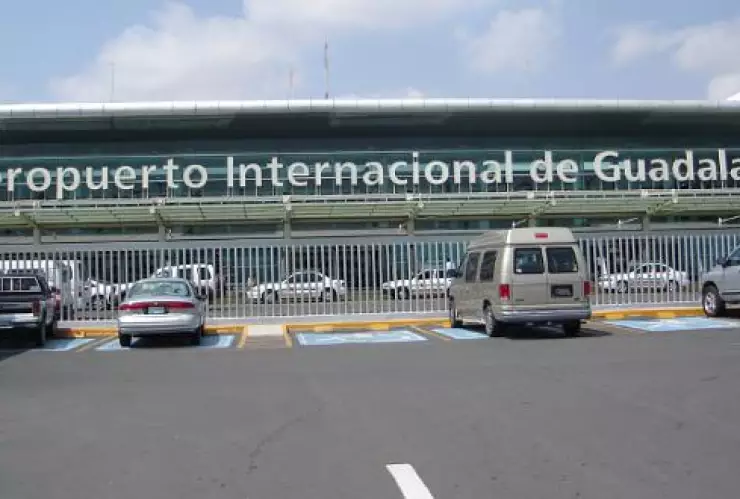 Hallan droga oculta en artesanía