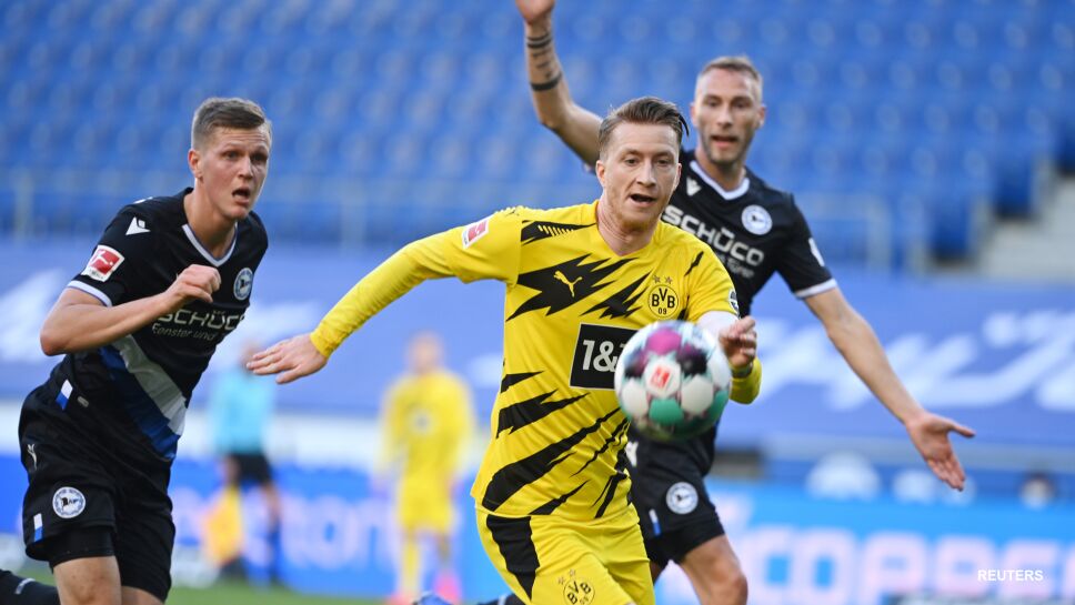 Borussia Dortmund vence a Arminia Bielefeld