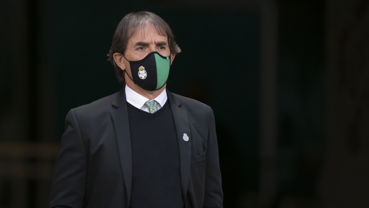 Guillermo Almada, t&eacute;cnico de Santos