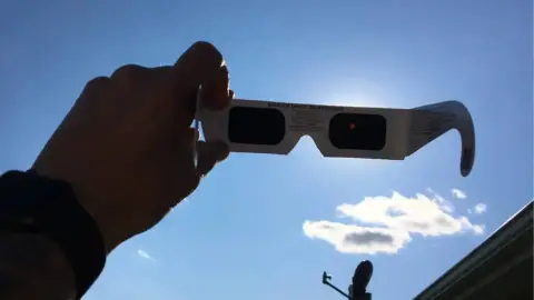 Lentes para ver el eclipse solar anular