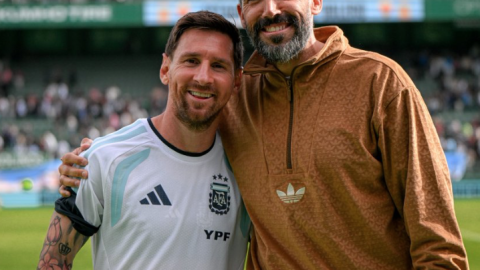 Eder Sarabia y Lionel Messi