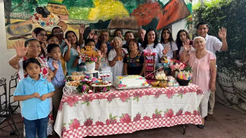 Abuelita yucateca cumple 100 años de vida y así celebró (FOTOS)